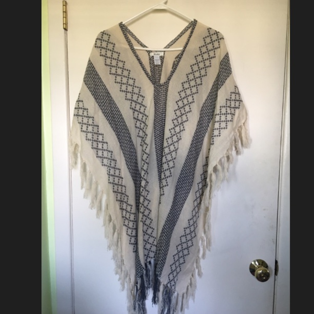 Mudd Brand Aztec Print Poncho